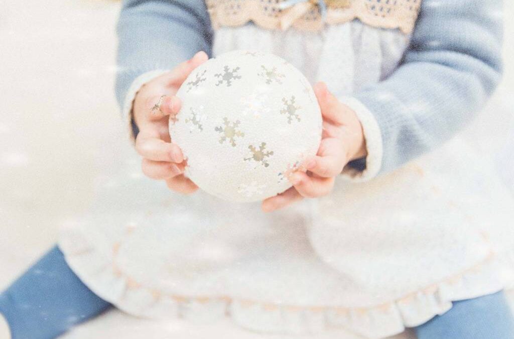 Very Merry: Holiday Gift Guide & Influencer Highlights